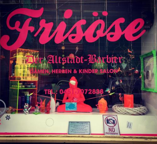 CBFBD8D6-56CA-497C-A83D-A333B583636E