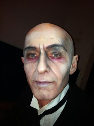 Ernsthafter Schauspielerr