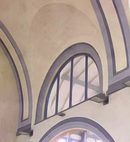 über der Bahnhofshalle